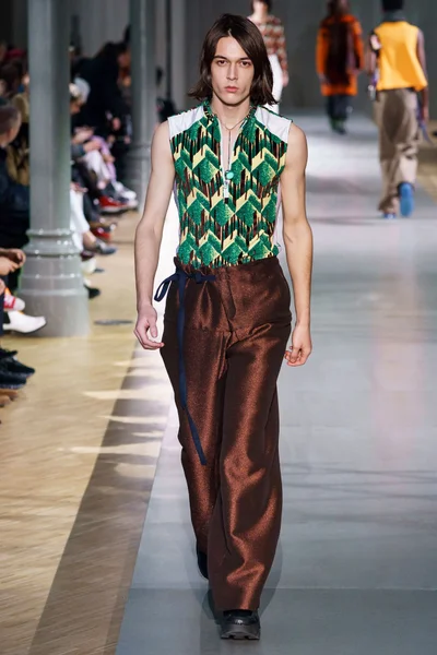 Look 5